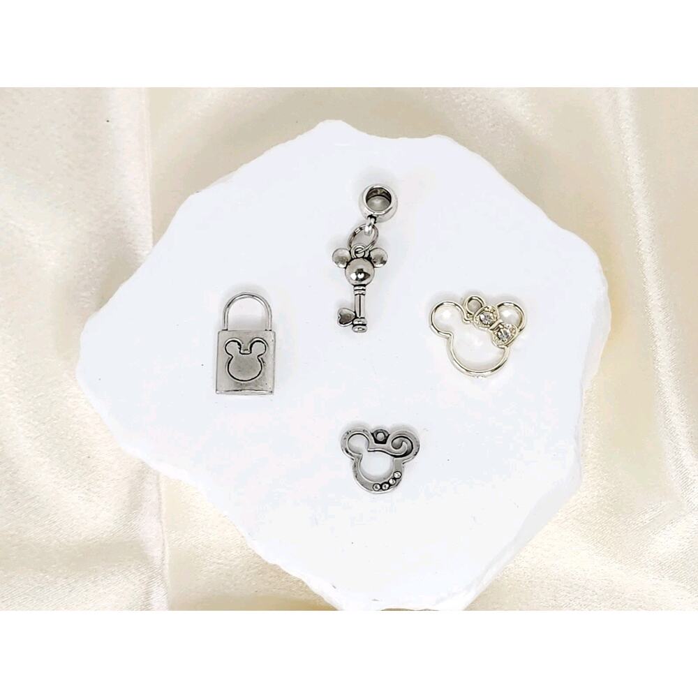 1980s Disney Charms Lot Incl 1982 6 Character Silver Tone Charm Bracelet Vintage - Picture 4 of 15